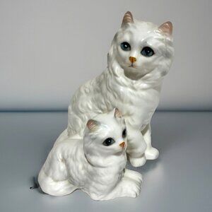 Vintage LEFTON Persian Mother Cat & Kitten Figurine White Blue Eyes Porcelain
